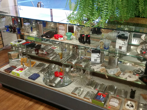 Liquor Store «Grants Pass Liquor Stores», reviews and photos, 210 SE 8th St, Grants Pass, OR 97526, USA