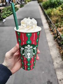 Plats et boissons du Restaurant servant le petit-déjeuner Starbucks à Paris - n°12