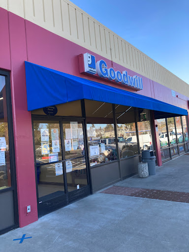 Thrift Store «Goodwill - Redwood Empire», reviews and photos, 513 Healdsburg Ave, Healdsburg, CA 95448, USA