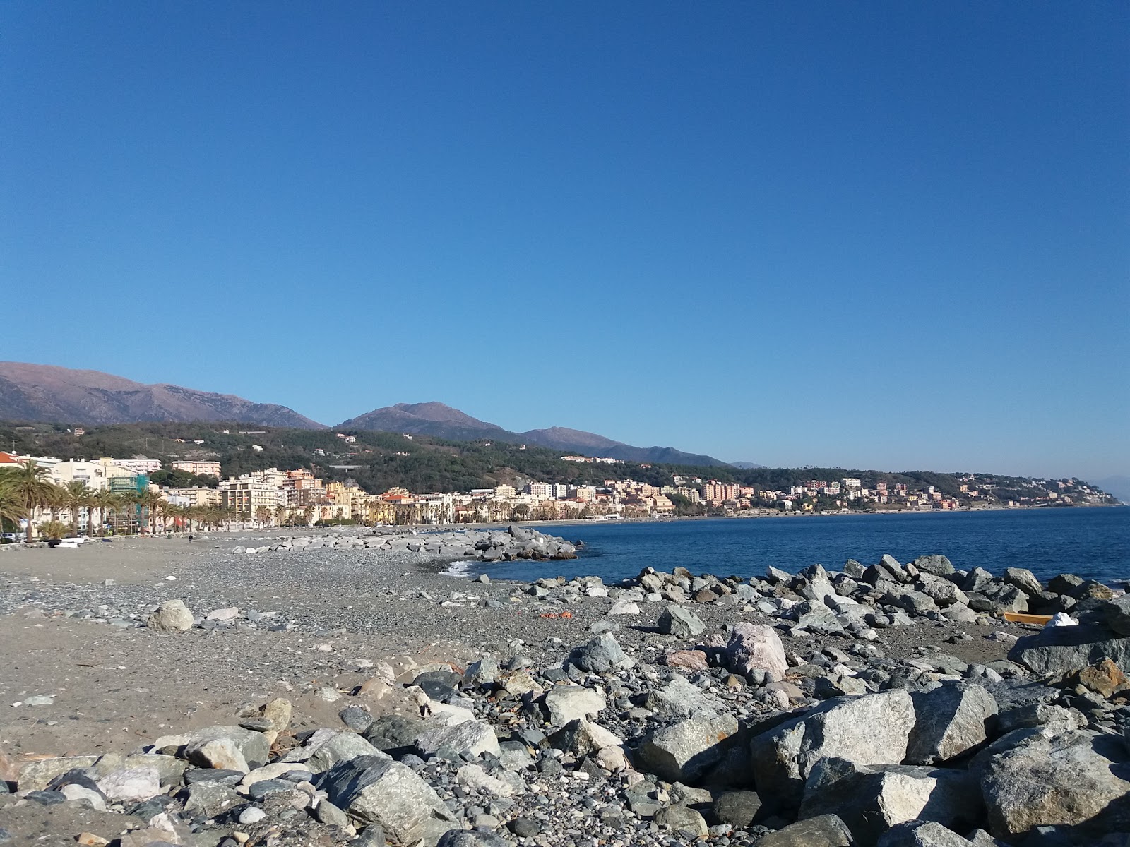 Fotografie cu Spiaggia Libera Carretta Cogoleto cu nivelul de curățenie înalt