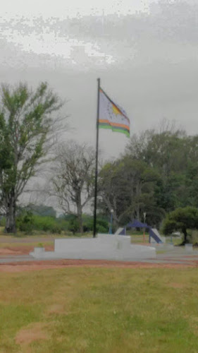 Monumento Bandera Pueblo Porvenir,Paysandú,ROU.