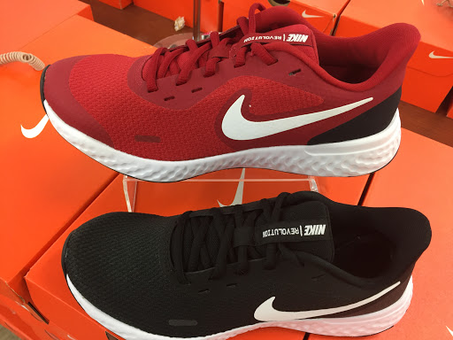 Shoe Store «Shoe City - Fullerton», reviews and photos, 1604 S Harbor Blvd, Fullerton, CA 92832, USA