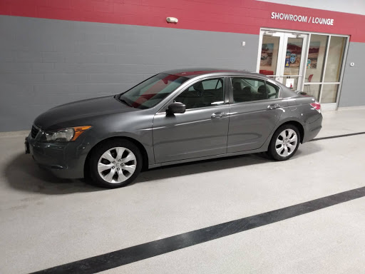 Toyota Dealer «Sam Leman Toyota Bloomington», reviews and photos, 1502 Morrissey Dr, Bloomington, IL 61701, USA