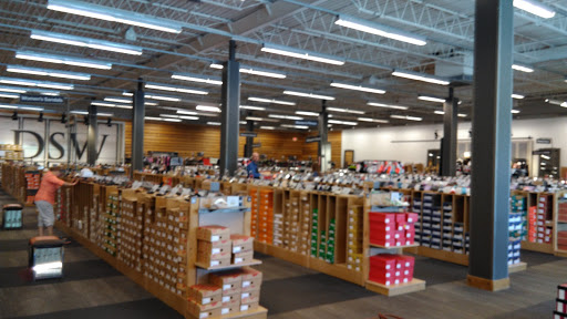 Shoe Store «DSW Designer Shoe Warehouse», reviews and photos, 44590 Ford Rd, Canton, MI 48187, USA