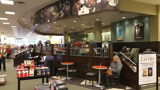 Book Store «Barnes & Noble», reviews and photos, 3800 State Rd #180, La Crosse, WI 54601, USA