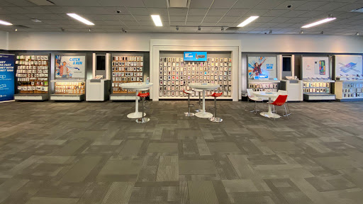 Cell Phone Store «AT&T», reviews and photos, 3014 Bardstown Rd, Louisville, KY 40205, USA