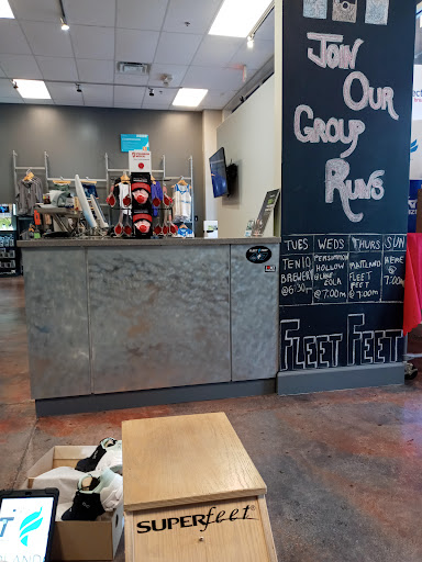 Sporting Goods Store «Fleet Feet Sports Orlando», reviews and photos, 25 W Crystal Lake St, Orlando, FL 32806, USA