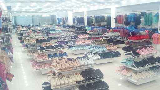 Stores to buy women's underwear Maracay