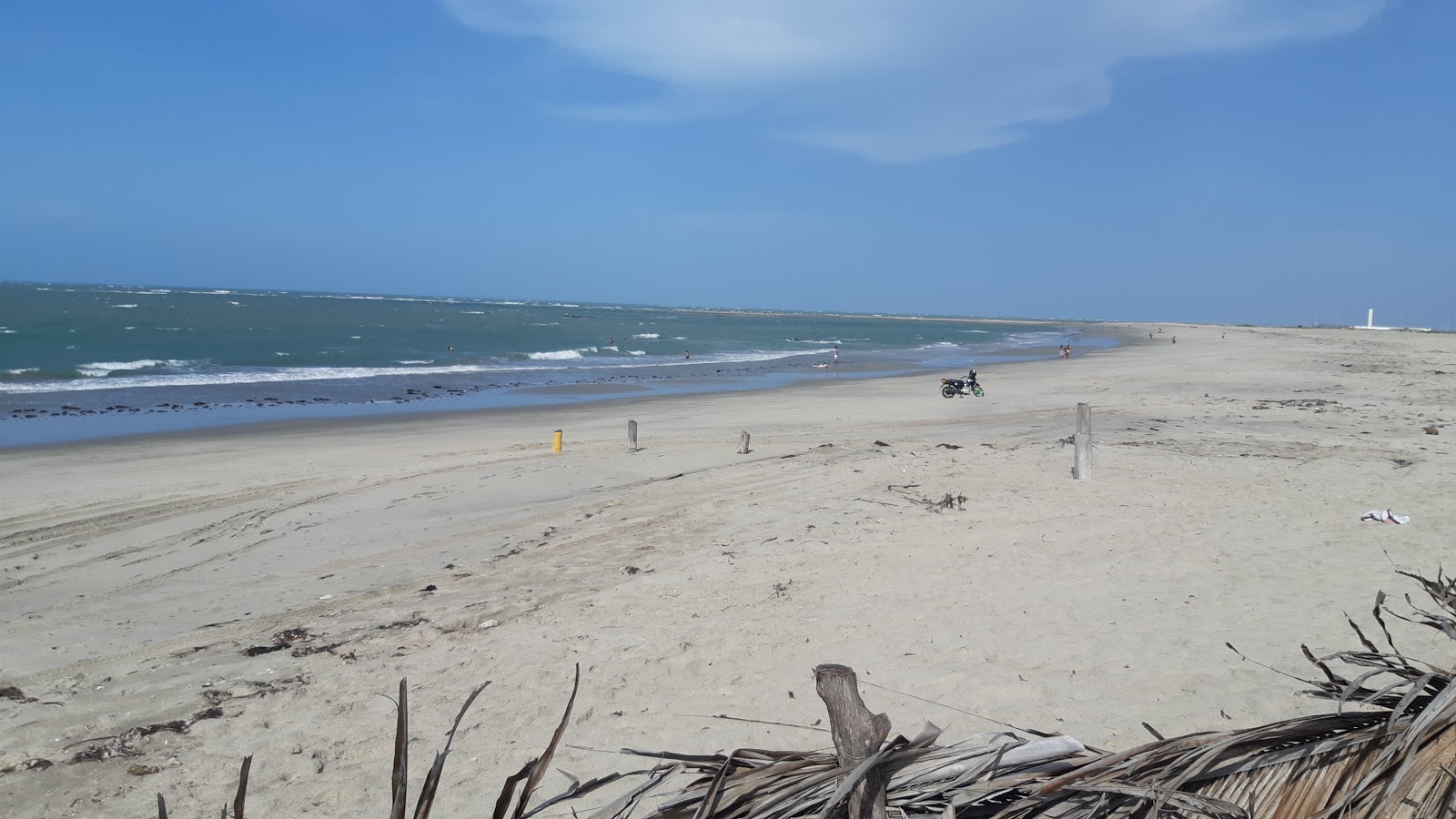 Fotografija Praia do Farol do Trapia z svetel pesek površino