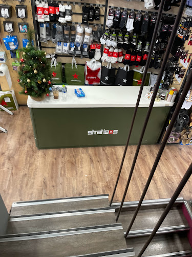 Στρατηγός ΑΕ - Κατάστημα υποδήματος