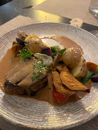 Photo n°59 de Le Quai Est à Courseulles-sur-Mer ()