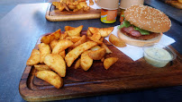 Plats et boissons du Restaurant de hamburgers Quebec Burger à Cluny - n°16