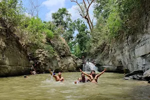 Budum Budum Tiyari - Waterfall image
