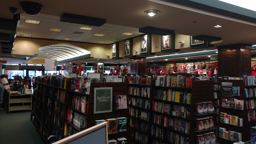 Book Store «Barnes & Noble», reviews and photos, 660 Beacon St, Boston, MA 02215, USA