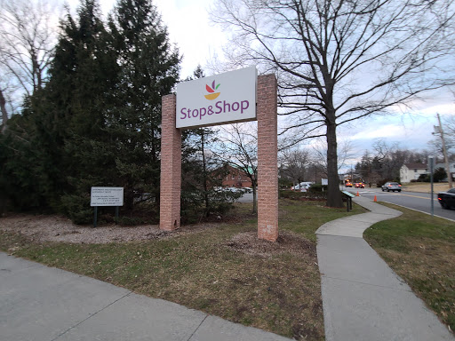 Grocery Store «Stop & Shop», reviews and photos, 400 Demarest Ave, Closter, NJ 07624, USA