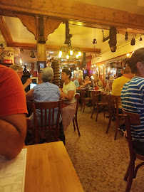 Atmosphère du Restaurant de spécialités alsaciennes Restaurant La Cloche à Obernai - n°10