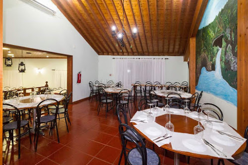 Restaurante Poço Azul em Achadinha