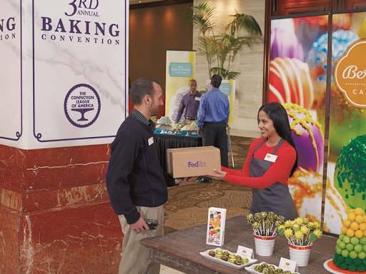 Copy Shop «FedEx Office Print & Ship Center», reviews and photos, 9800 International Dr, Orlando, FL 32819, USA