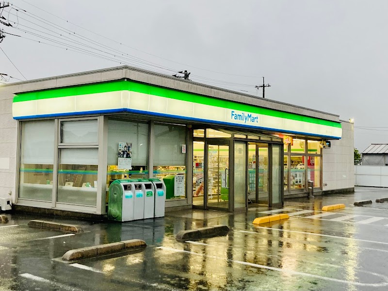 ファミリーマート 斐川インター店