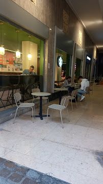 Atmosphère du Restaurant servant le petit-déjeuner Starbucks à Rouen - n°3