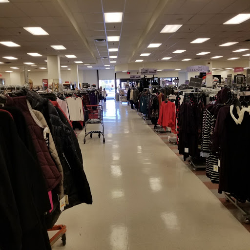 Department Store «T.J. Maxx», reviews and photos, 34 E Ridgewood Ave, Paramus, NJ 07652, USA