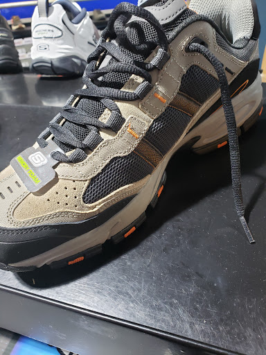 Shoe Store «SKECHERS Factory Outlet», reviews and photos, 8460 Gulf Fwy, Houston, TX 77017, USA