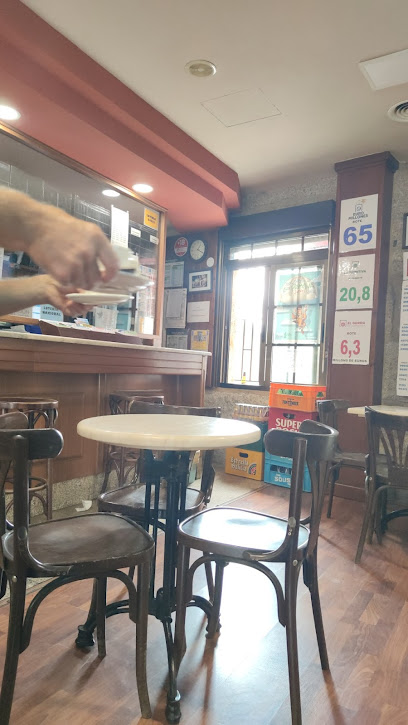 A Grande Casión Café Bar - Camiño Vello de Sousas, 32600 Verín, Ourense, Spain