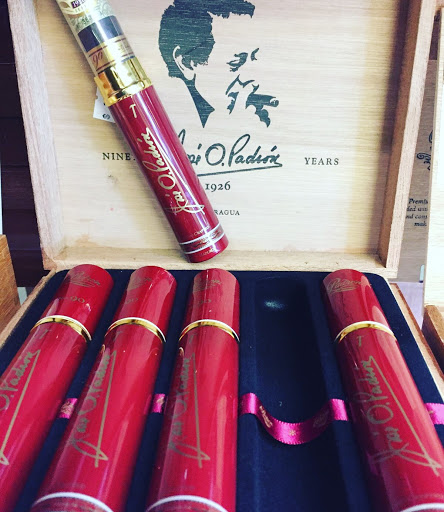 Gift Shop «Aladdin SmokeShop», reviews and photos, 857 Washington Ave, Miami Beach, FL 33139, USA