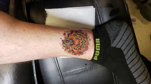 Tattoo Shop «Wicked Parrot Tattoo», reviews and photos, 1085 Colington Rd, Kill Devil Hills, NC 27948, USA
