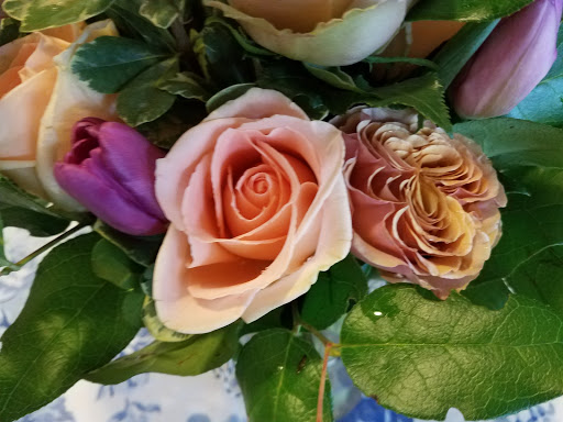 Flower Designer «Bramble and Bee», reviews and photos, 311 Commerce St, Tomball, TX 77375, USA