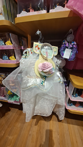 Toy Store «Disney Store», reviews and photos, 350 W Hillcrest Dr, Thousand Oaks, CA 91360, USA