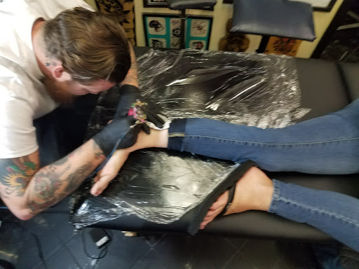 Tattoo Shop «Mission Beach Tattoo», reviews and photos, 3215 Mission Blvd, San Diego, CA 92109, USA