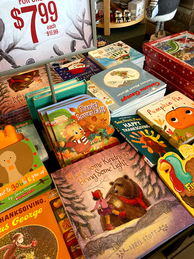 Book Store «Barnes & Noble», reviews and photos, 6646 Loisdale Rd, Springfield, VA 22150, USA