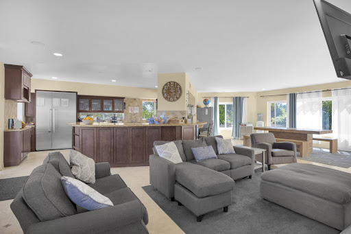 Vita Nova at Newport Bay