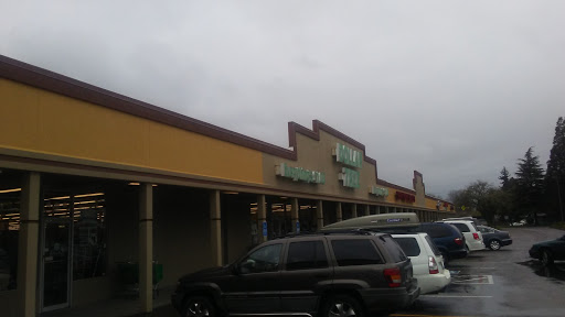 Shopping Mall «Kings Circle Shopping Center», reviews and photos, 1965 NW Kings Blvd, Corvallis, OR 97330, USA