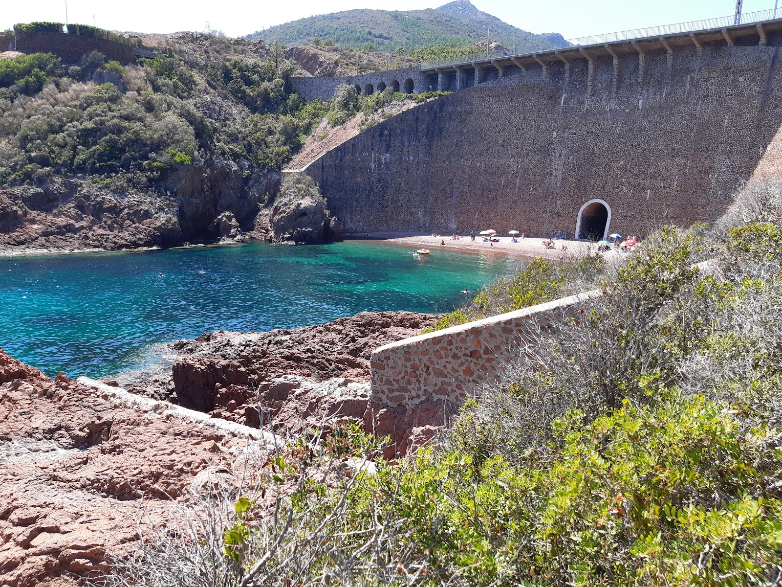 Fotografie cu Calanque d'Aurelle zonă sălbatică