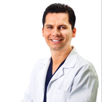 Dr. Carlos Alberto Ceron Gomez, Dermatólogo