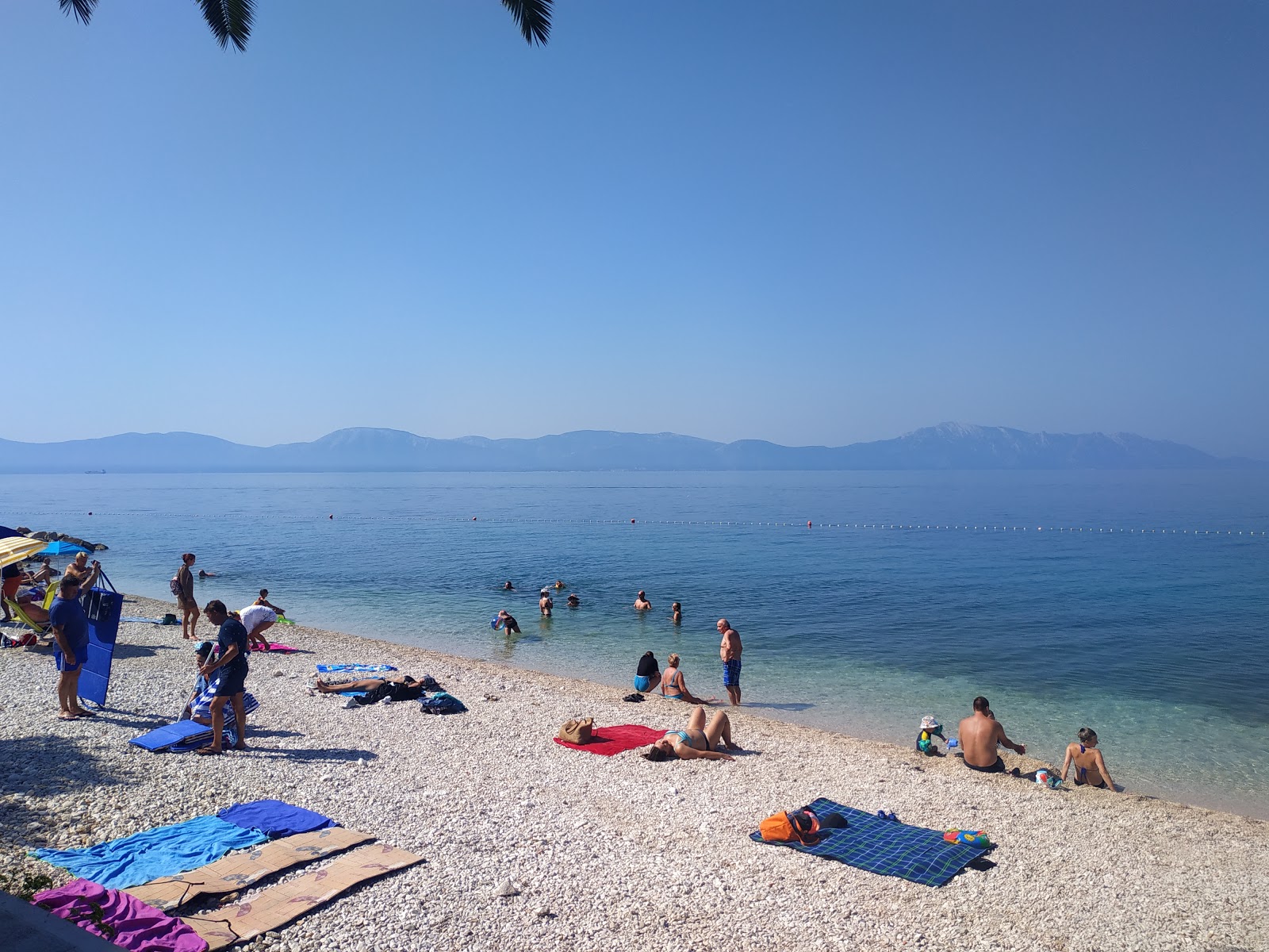 Foto von Plaza Gornja Vala mit geräumiger strand