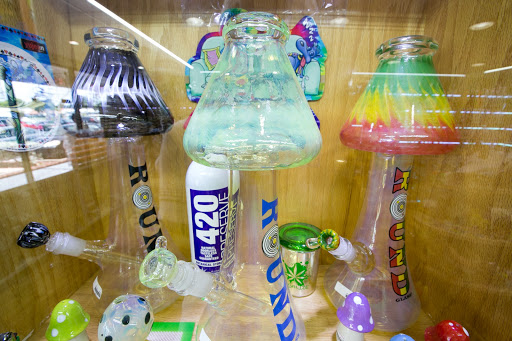 Tobacco Shop «Vape & Smoke Shop - Pines», reviews and photos, 2072 N University Dr, Pembroke Pines, FL 33024, USA