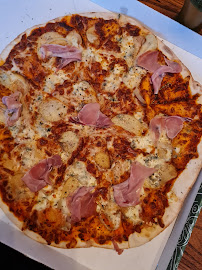 Plats et boissons du Pizzeria ENTRE-NOUS PIZZA AMBON - n°7