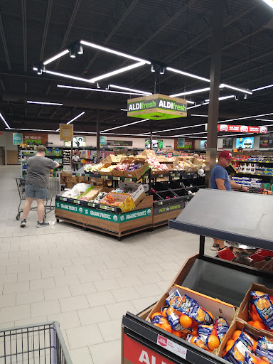 Shopping Mall «Sibley Plaza», reviews and photos, 2401 7th St W, St Paul, MN 55116, USA