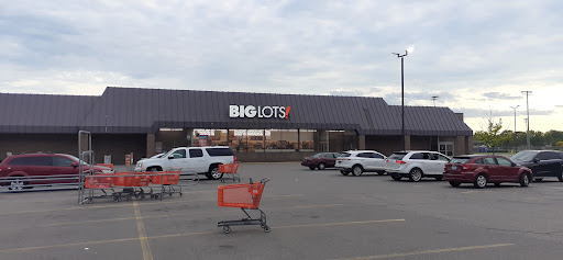 Big Lots, 16100 E 10 Mile Rd, Eastpointe, MI 48021, USA, 
