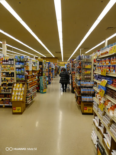 Grocery Store «Jewel-Osco», reviews and photos, 3124 N Lewis Ave, Waukegan, IL 60085, USA