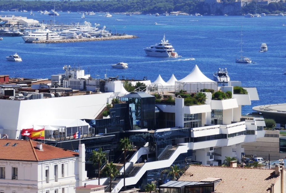 Born to Host Properties - Agence immobilière à Cannes à Cannes