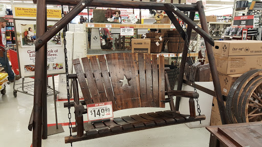 Home Improvement Store «Tractor Supply Co.», reviews and photos, 121 Paragon Pkwy, Clyde, NC 28721, USA