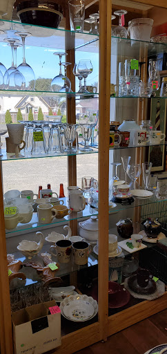 Thrift Store «Rag & Bone Thrift Shop», reviews and photos, 1011 7th Ave, Seaside, OR 97138, USA