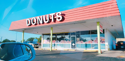 Donut Shop «Donut Plaza», reviews and photos, 1745 N Country Club Rd, Garland, TX 75040, USA
