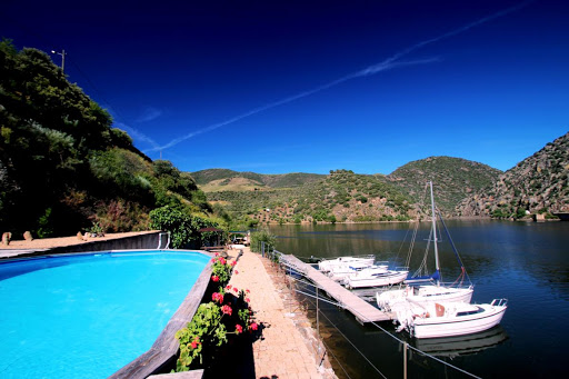 DouroVou Aluguer de Barcos e Bungalows - Yacht Charter