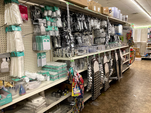 Dollar Store «Dollar Tree», reviews and photos, 1175 N Colony Rd, Wallingford, CT 06492, USA