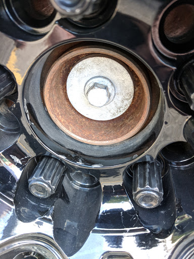 Tire Shop «Discount Tire Store - Naperville, IL», reviews and photos, 535 Fort Hill Dr, Naperville, IL 60540, USA